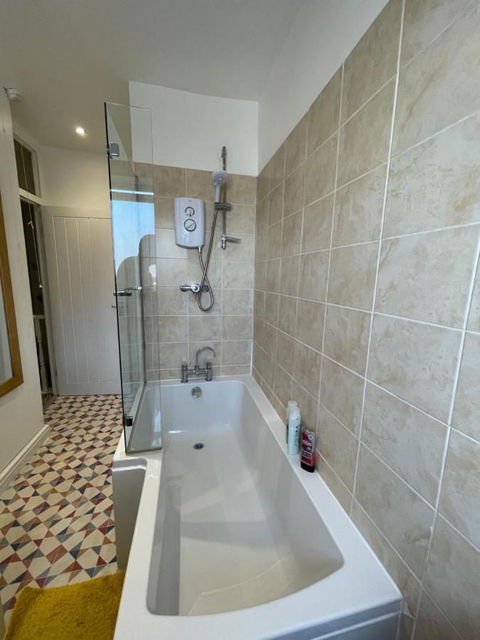 Nottingham Home Stay エクステリア 写真